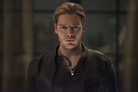 jace from shadowhunters|shadowhunters season 3.